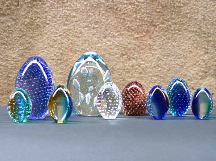 Crystal egg with air bubbles