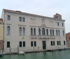 The Timelessness of Traditions: Murano Glass and Venetian Art Tourism